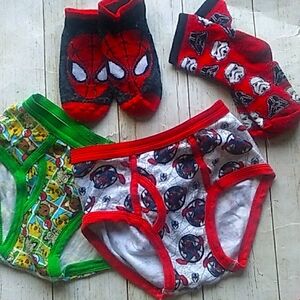 2pairs boys briefs + Socks